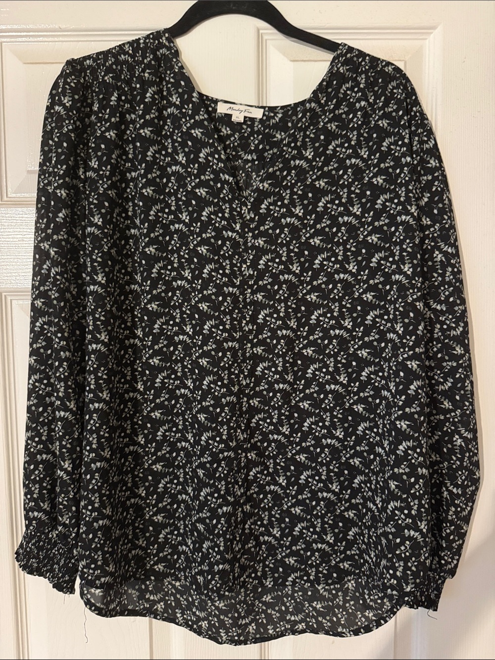 Black Floral V-Neck Long-Sleeve Blouse